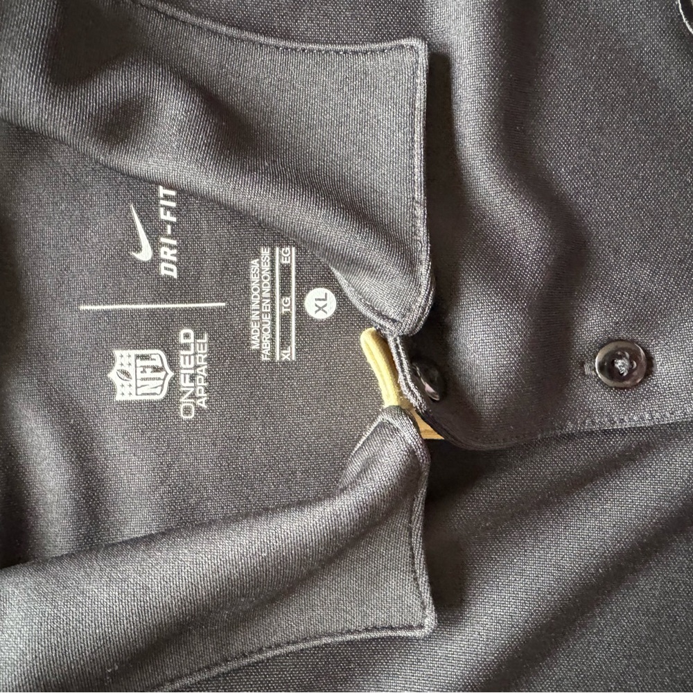 Nike Black Polo Shirt with Gold Logo - Picture 7 of 9